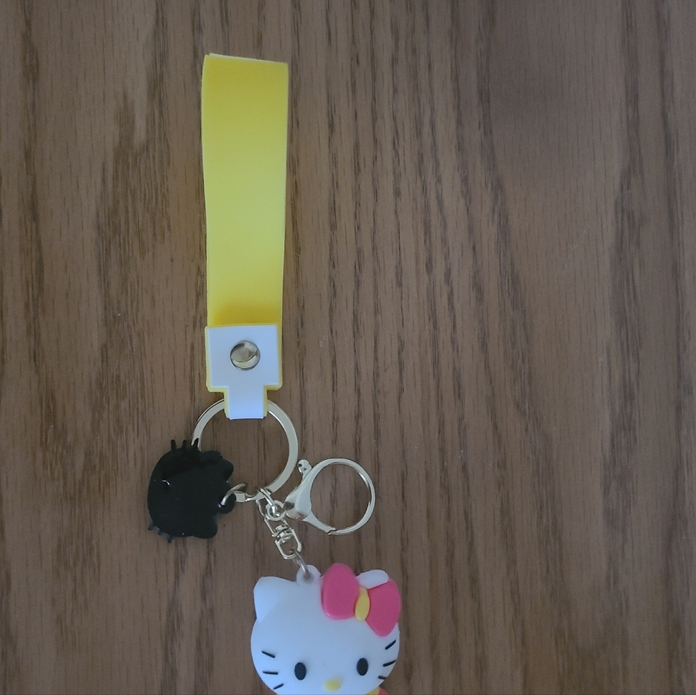 Hello Kitty Keychain - Picture 10 of 13